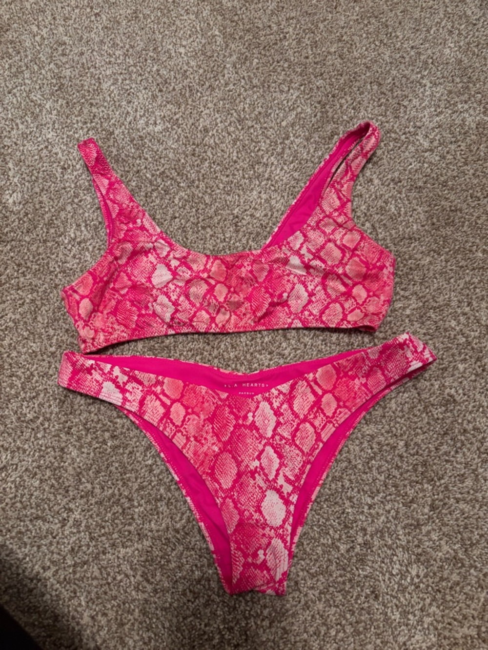La Hearts by Pacsun Pink Snake Print Bikini Set – Size Medium